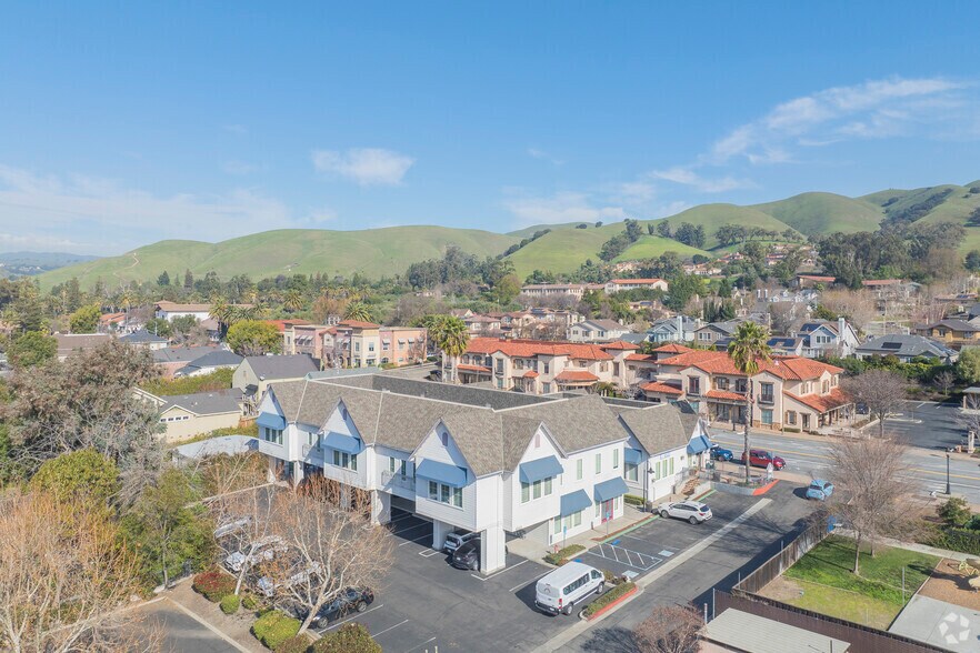 More Photos Of 43427-43433 Mission Blvd, Fremont Office For Lease