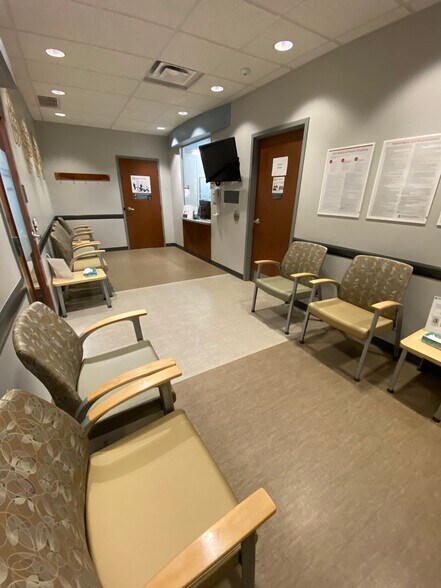 More Photos Of 5175 Morse Rd, Columbus Medical For Lease