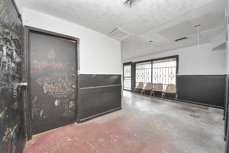 More Photos Of 8101 Tidwell Rd, Houston Freestanding For Sale