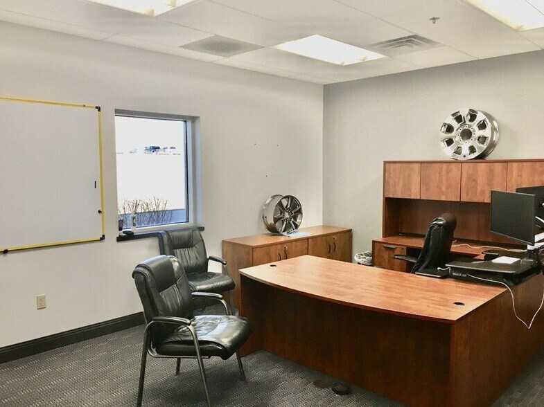 More Photos Of 1095 Polk Dr, Warsaw Industrial For Lease