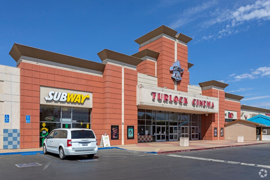 More Photos Of 2301-2363 W Main St, Turlock Unknown For Lease