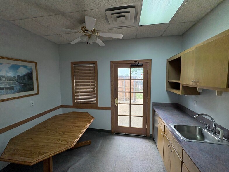 More Photos Of 6139-6143 E 91st St, Tulsa Medical For Lease