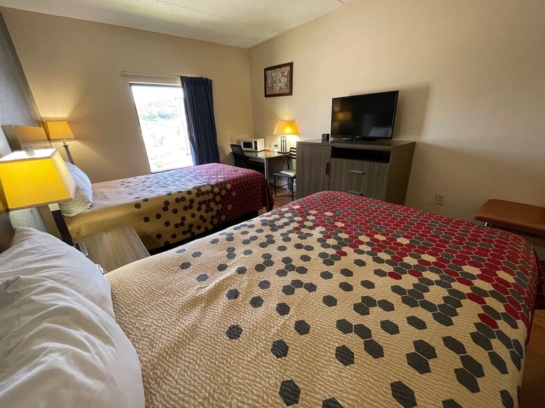 More Photos Of 150 Browns Ferry Rd, Chattanooga Hotel For Sale