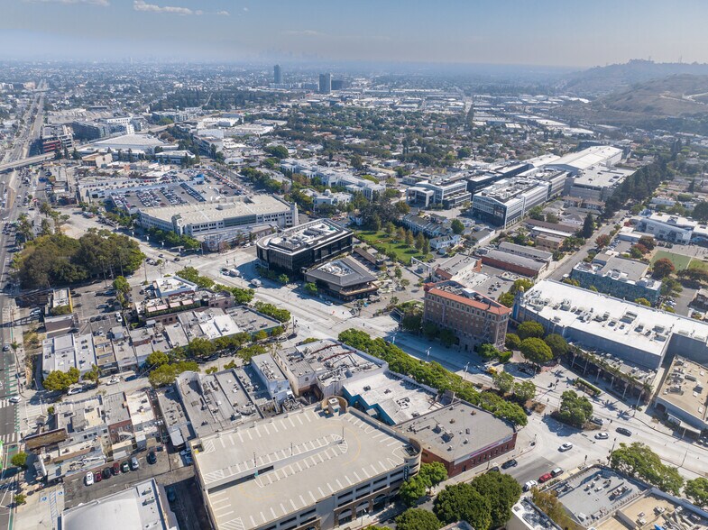 More Photos Of 3847 Main St, Culver City Storefront Retail Office For Lease