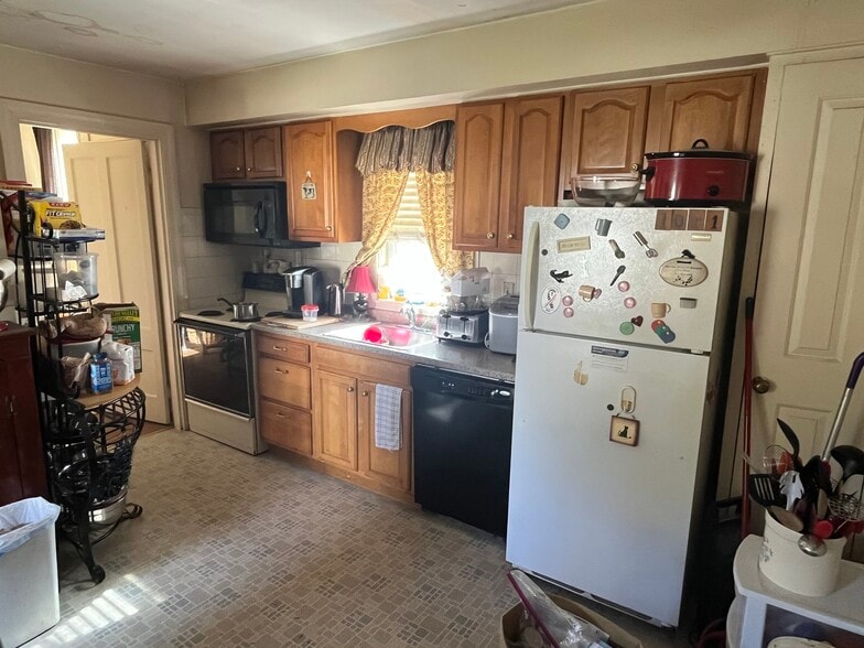 More Photos Of 16 Clinton St, Taunton Apartments For Sale