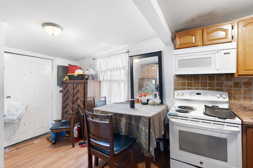 More Photos Of 125 W State St, Kennett Square Apartments For Sale