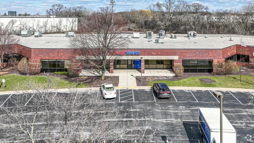 More Photos Of 11020 W Plank Ct, Wauwatosa Research And Development For Lease