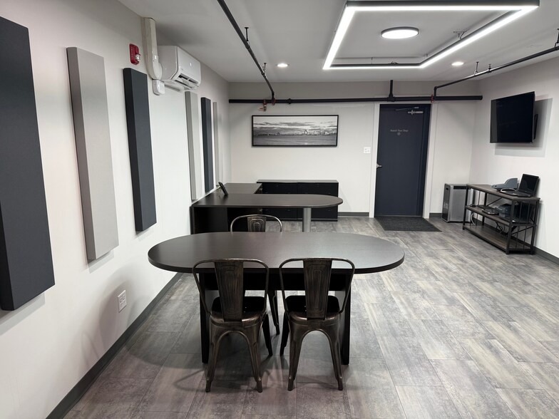 More Photos Of 6055 Airline Rd, Arlington Warehouse For Sale