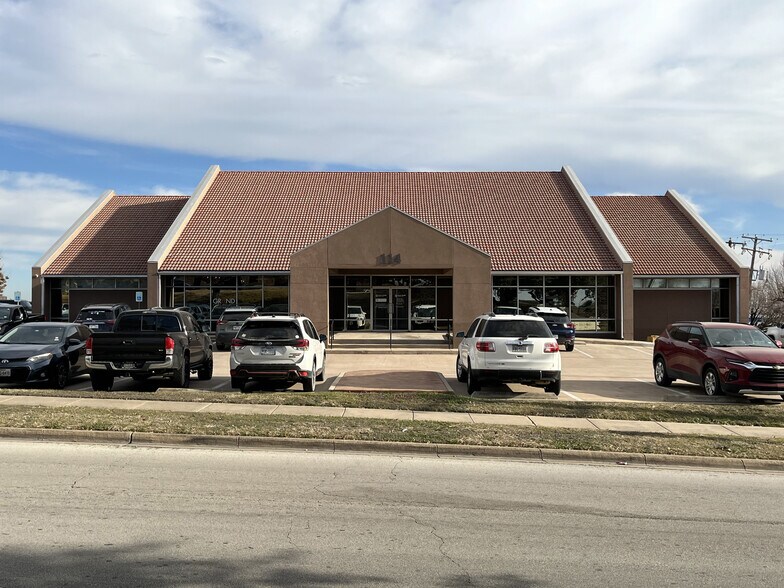 Primary Photo Of 114 Sproles Dr, Benbrook Medical For Sale