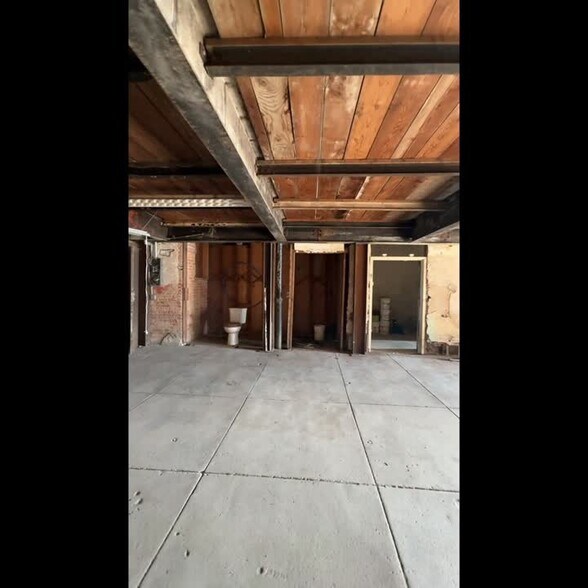 Primary Photo Of 125 S Waco St, Hillsboro Office For Sale