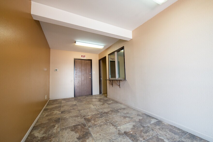 More Photos Of 3026 1st Ave, Greeley Warehouse For Sale