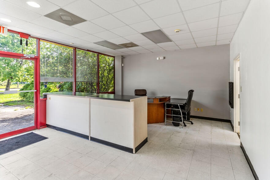 More Photos Of 205 Bourne Blvd, Savannah Warehouse For Sale