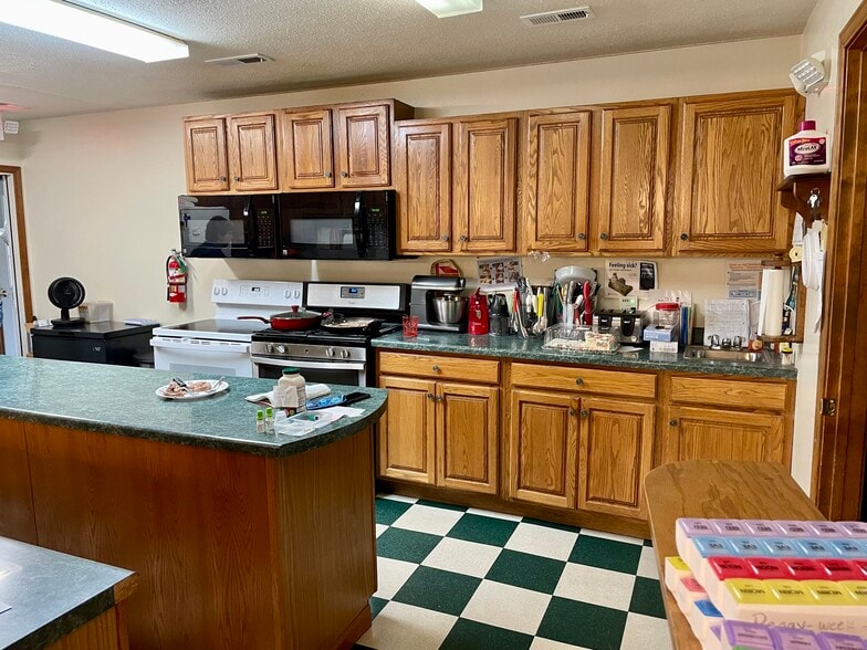 More Photos Of 410 Sunset Dr, Vandalia Apartments For Sale