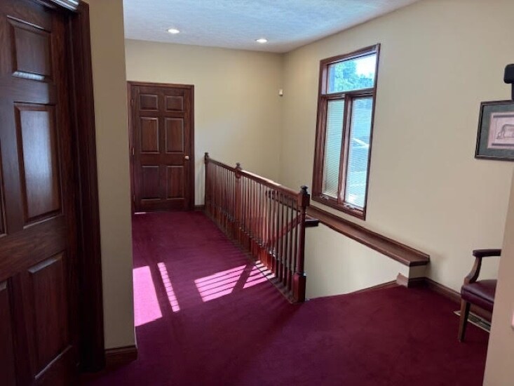 More Photos Of 1081 N University Blvd, Middletown Office For Lease