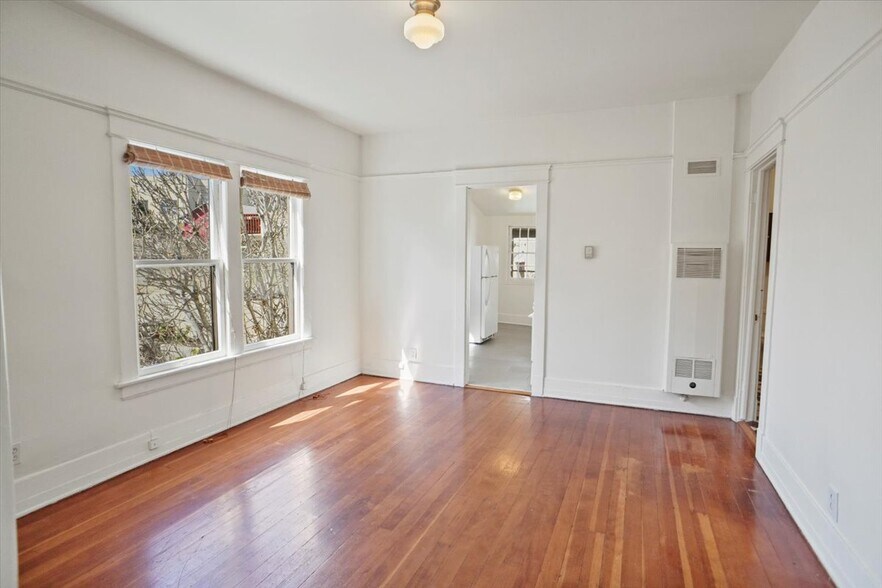 More Photos Of 577 N Boylston St, Los Angeles Apartments For Sale