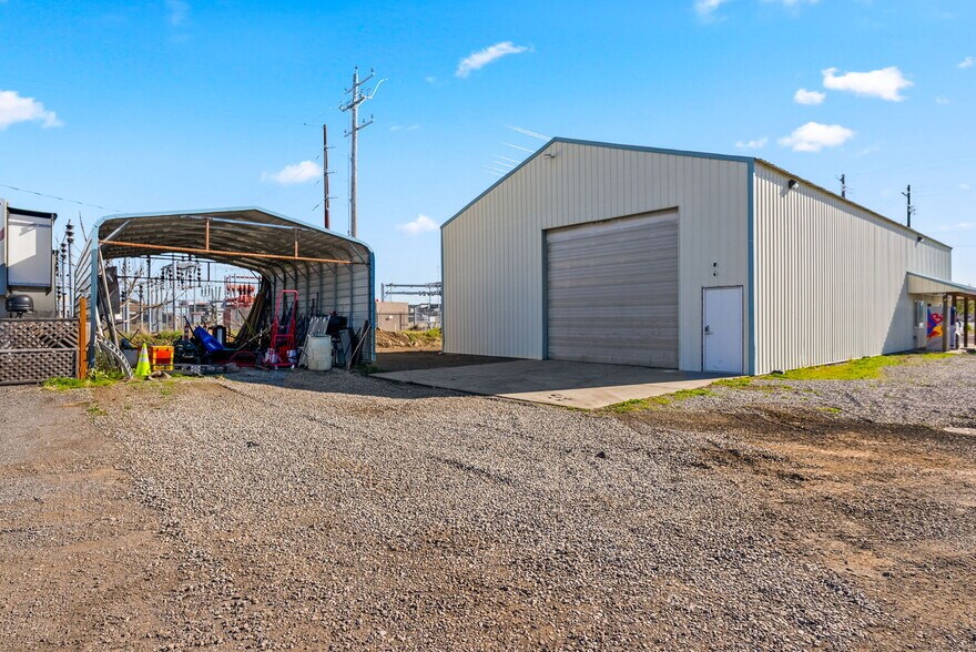 More Photos Of 11445 N Reed Rd, Hayden Warehouse For Lease