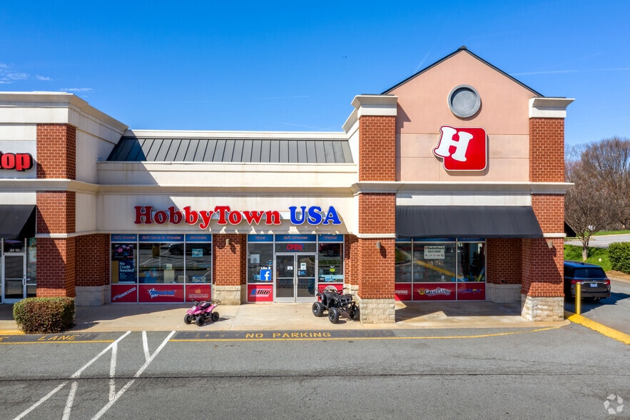 More Photos Of 168 Norman Station Blvd, Mooresville General Retail For Lease