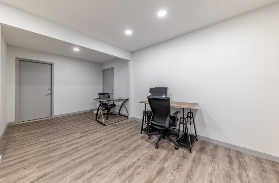 More Photos Of 5206 Wind River Rd, Austin Office For Sale