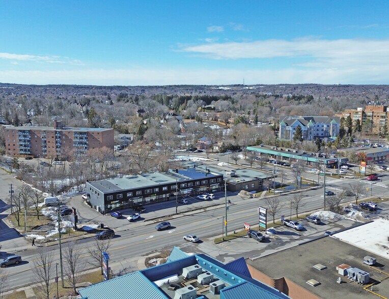 More Photos Of 14810 Yonge St, Aurora Storefront Retail Residential For Sale