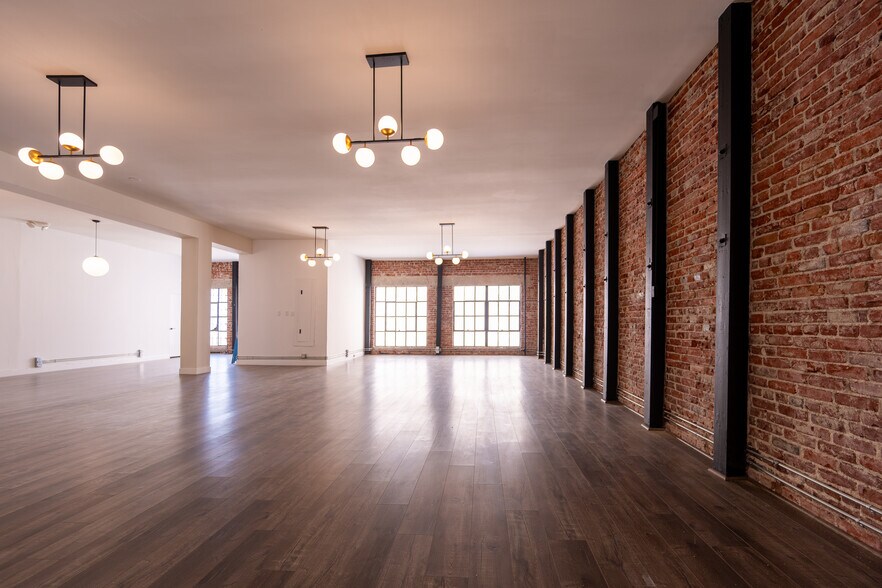 More Photos Of 901-907 S Hill St, Los Angeles Storefront For Lease