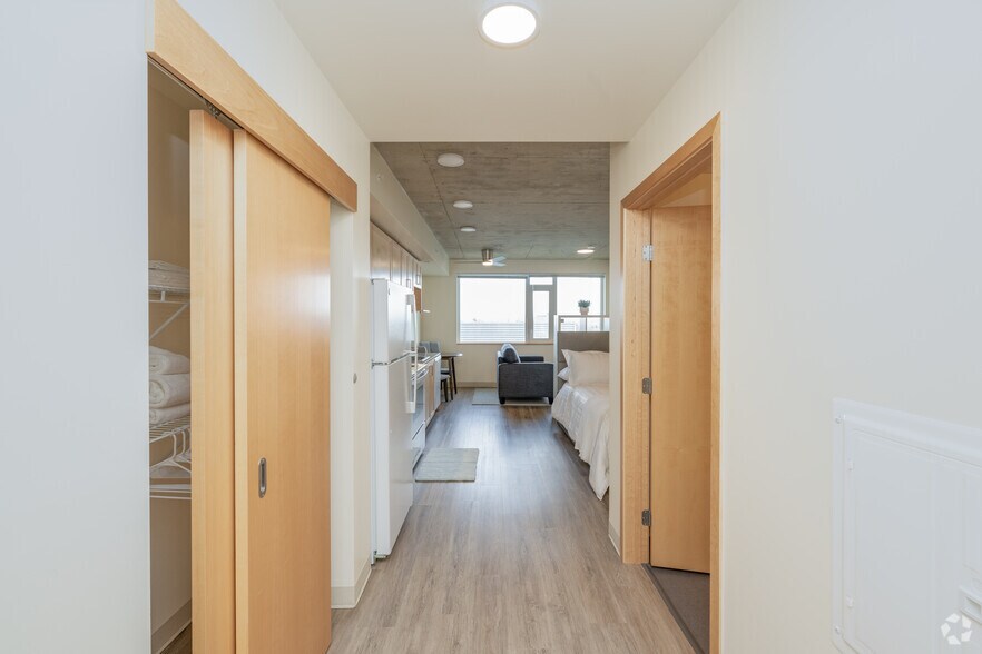 More Photos Of 1400 Madison St, Seattle Apartments For Lease