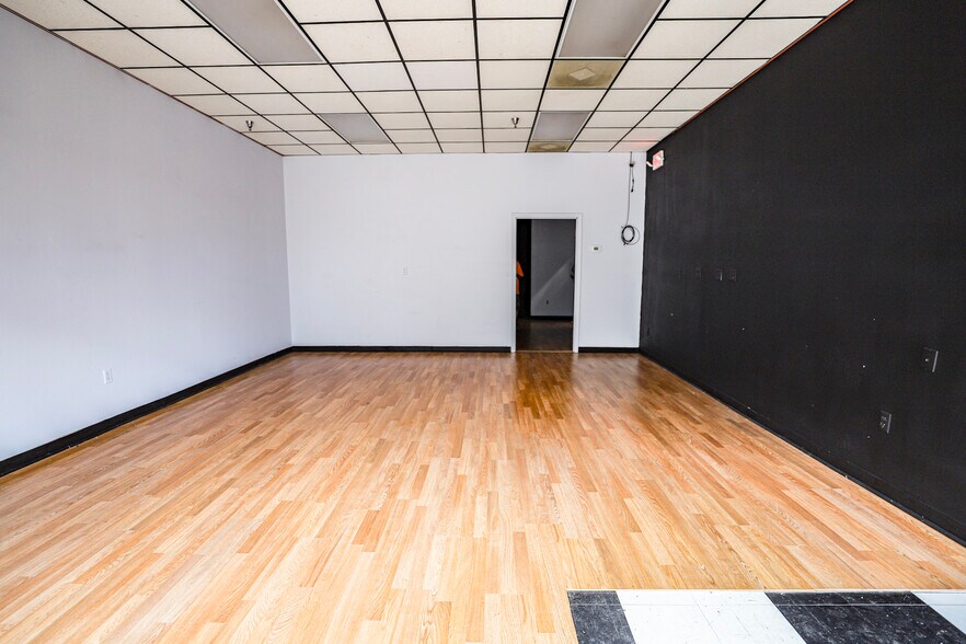 More Photos Of , Eddyville General Retail For Sale