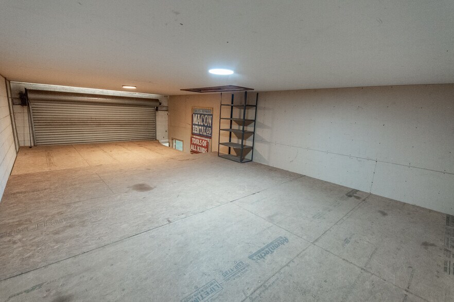 More Photos Of 535 W Main St, Franklin Specialty For Sale