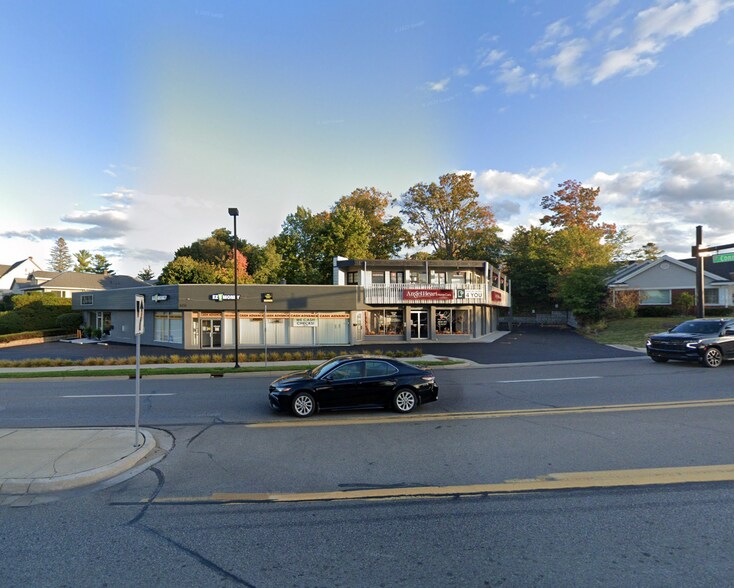 More Photos Of 501 W Mitchell St, Petoskey Storefront Retail Office For Sale