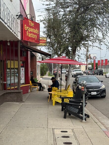 More Photos Of 2521-2523 S Robertson Blvd, Los Angeles Storefront For Lease