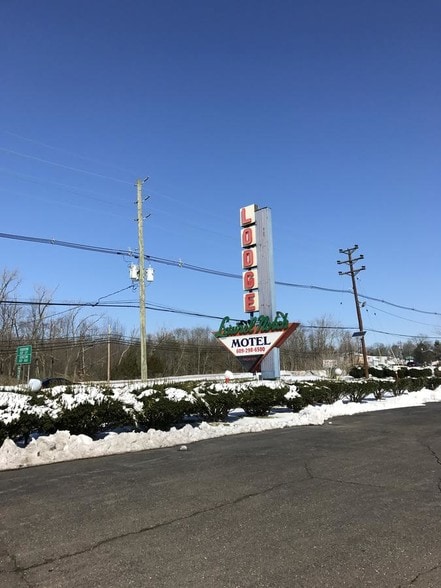 More Photos Of 1043 US Highway 206, Bordentown Hotel For Sale