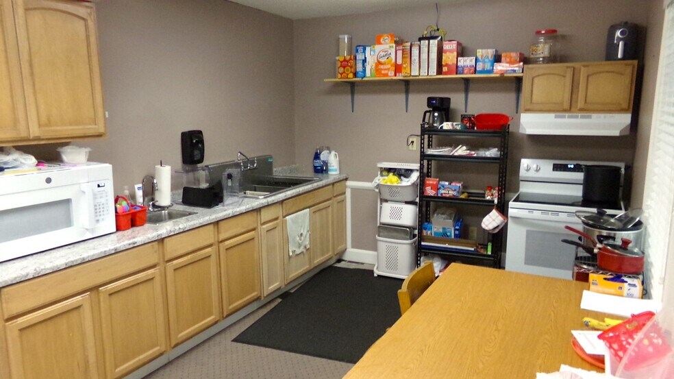 More Photos Of 2185 Highway 127 S, Owenton Office For Sale