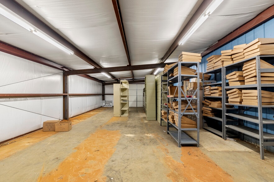 More Photos Of 1106 E Main St, Nacogdoches Warehouse For Sale