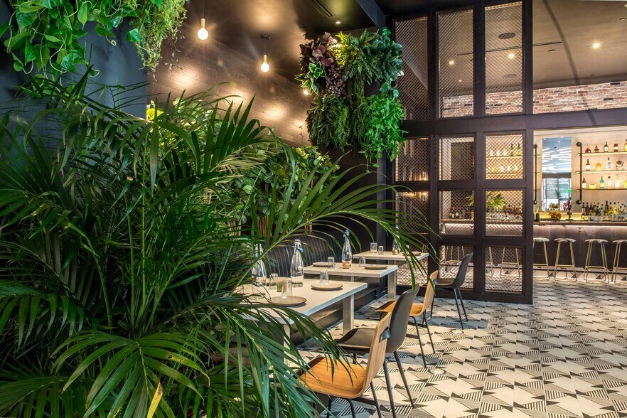 More Photos Of 230 NE 4th St, Miami Hospitality For Lease