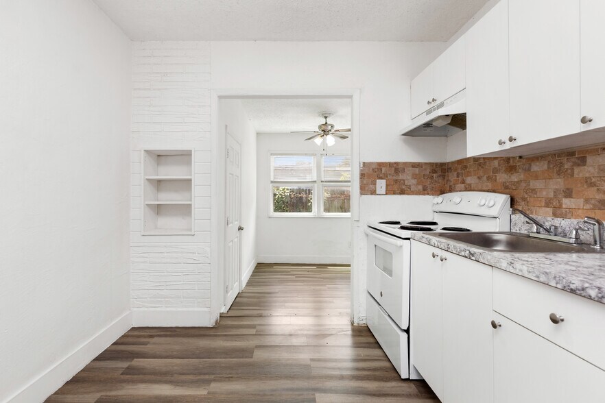 More Photos Of 5521 SW 34th St, Pembroke Park Multifamily For Sale