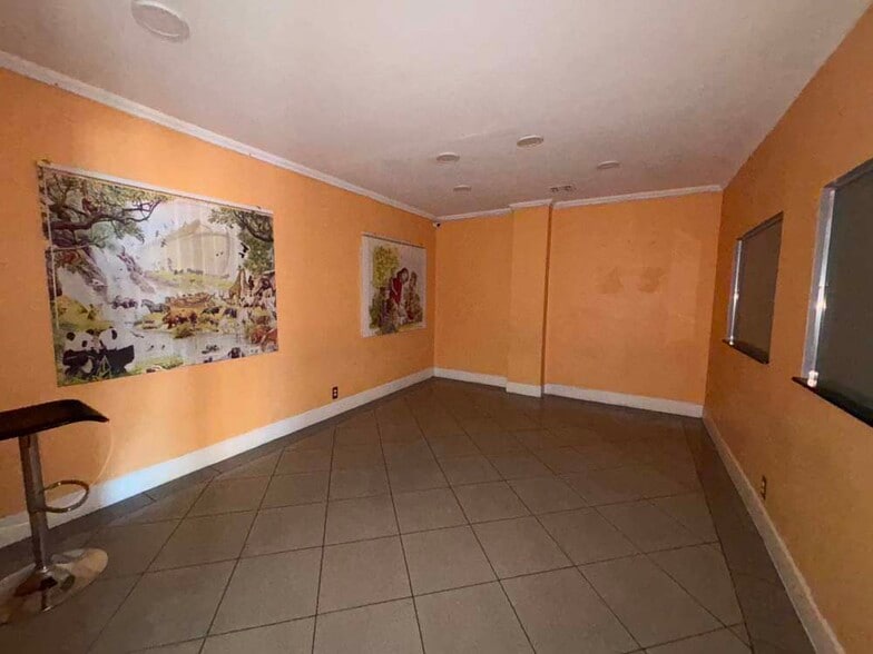 More Photos Of 747 Milford St, Glendale Warehouse For Lease