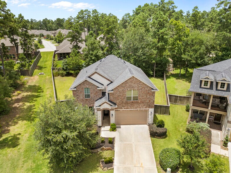 More Photos Of 135 Teralyn Grove Loop, Willis Specialty For Sale