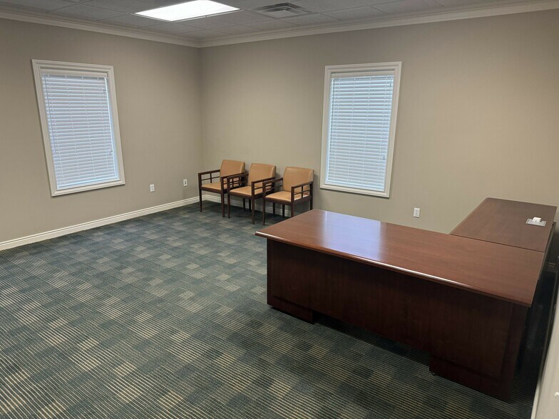 More Photos Of 20844 Harper Ave, Harper Woods Office For Sale