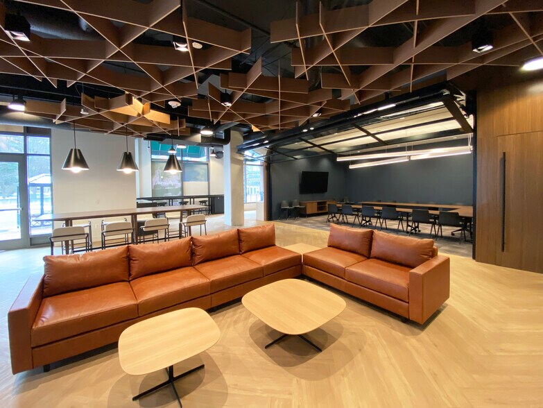 More Photos Of 2318 Mill Rd, Alexandria Office For Lease