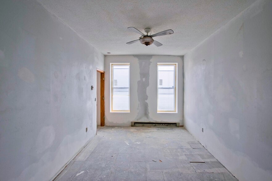 More Photos Of 445-447 High St, Holyoke Storefront Retail Residential For Sale
