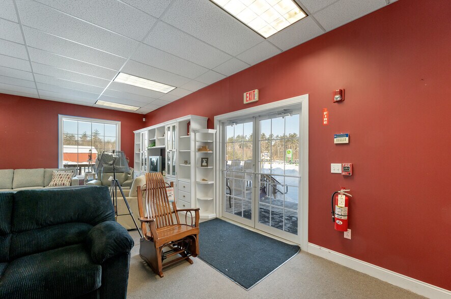 More Photos Of 1210 White Mountain Hwy, Ossipee Freestanding For Sale