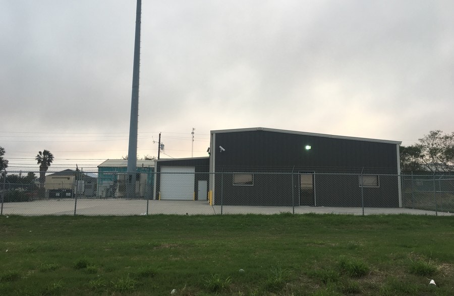 More Photos Of 6717 Kram St, Corpus Christi Warehouse For Lease