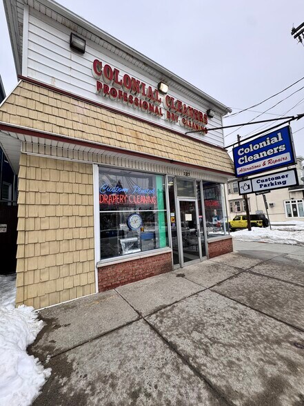 More Photos Of 177 N Allen St, Albany General Retail For Sale