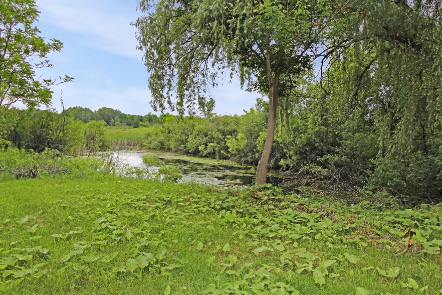 More Photos Of 8685 Highland Rd, White Lake Office For Sale