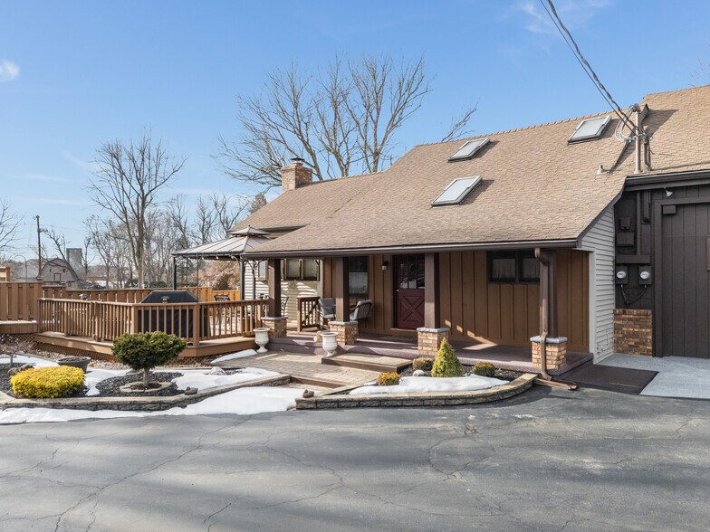 More Photos Of 5 Larison Ln, Ringoes Storefront Retail Office For Sale