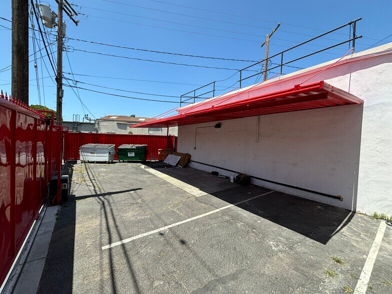 More Photos Of 413 N Moss St, Burbank Light Manufacturing For Sale