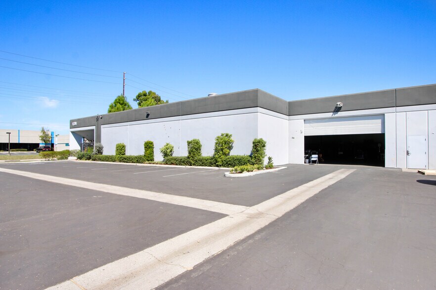 More Photos Of 13201 Barton Cir, Santa Fe Springs Service For Lease