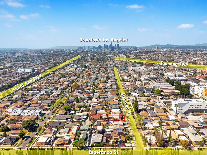 More Photos Of 3560 Siskiyou St, Los Angeles Apartments For Sale