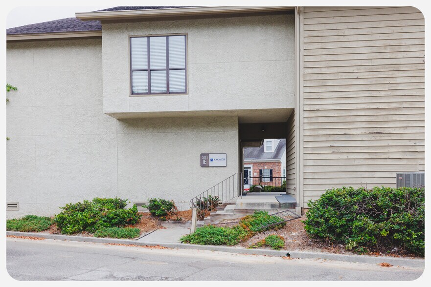 More Photos Of 351 Commercial Dr, Savannah Office Residential For Lease