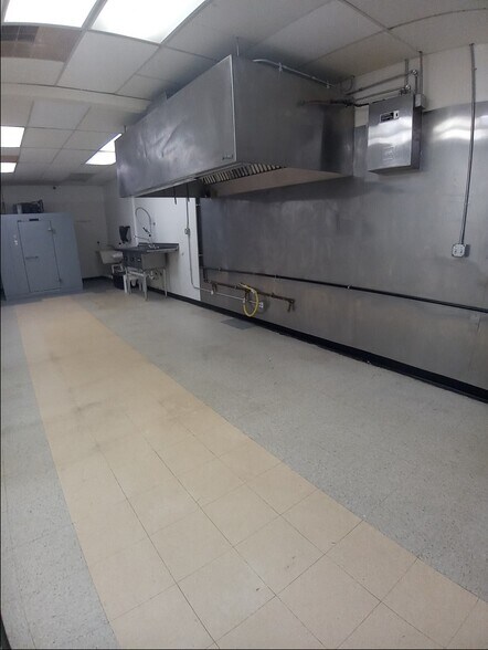 More Photos Of 290-298 E US Highway 20, Michigan City Storefront Retail Office For Lease