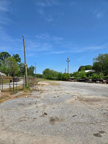 More Photos Of 121 Brooklyn Ave, Anderson Warehouse For Sale